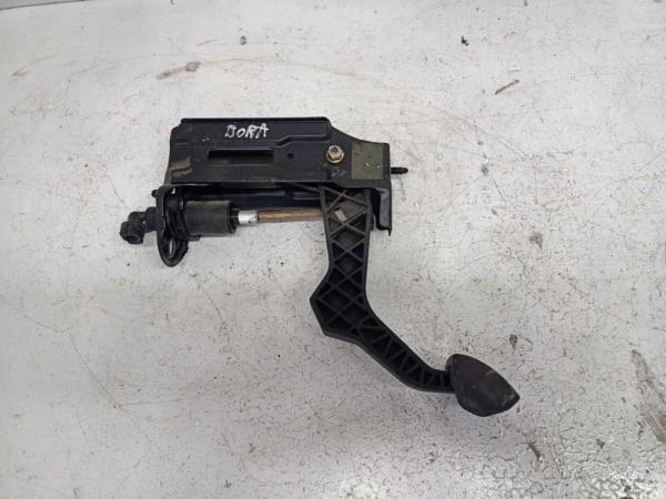 PEDALE DE EMBRAYAGE VW GOLF 4/ BORA - Vue 1